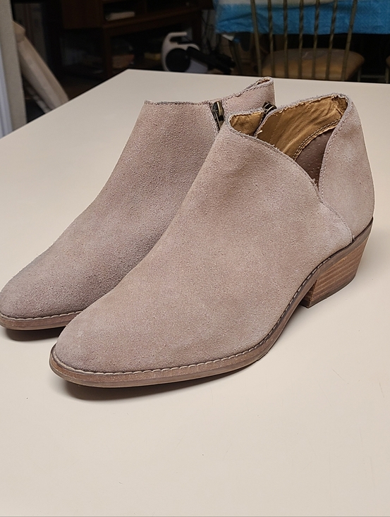 Lucky Brand Shoes - Lucky Brand Falisha Suede side zip ankle boots size 9